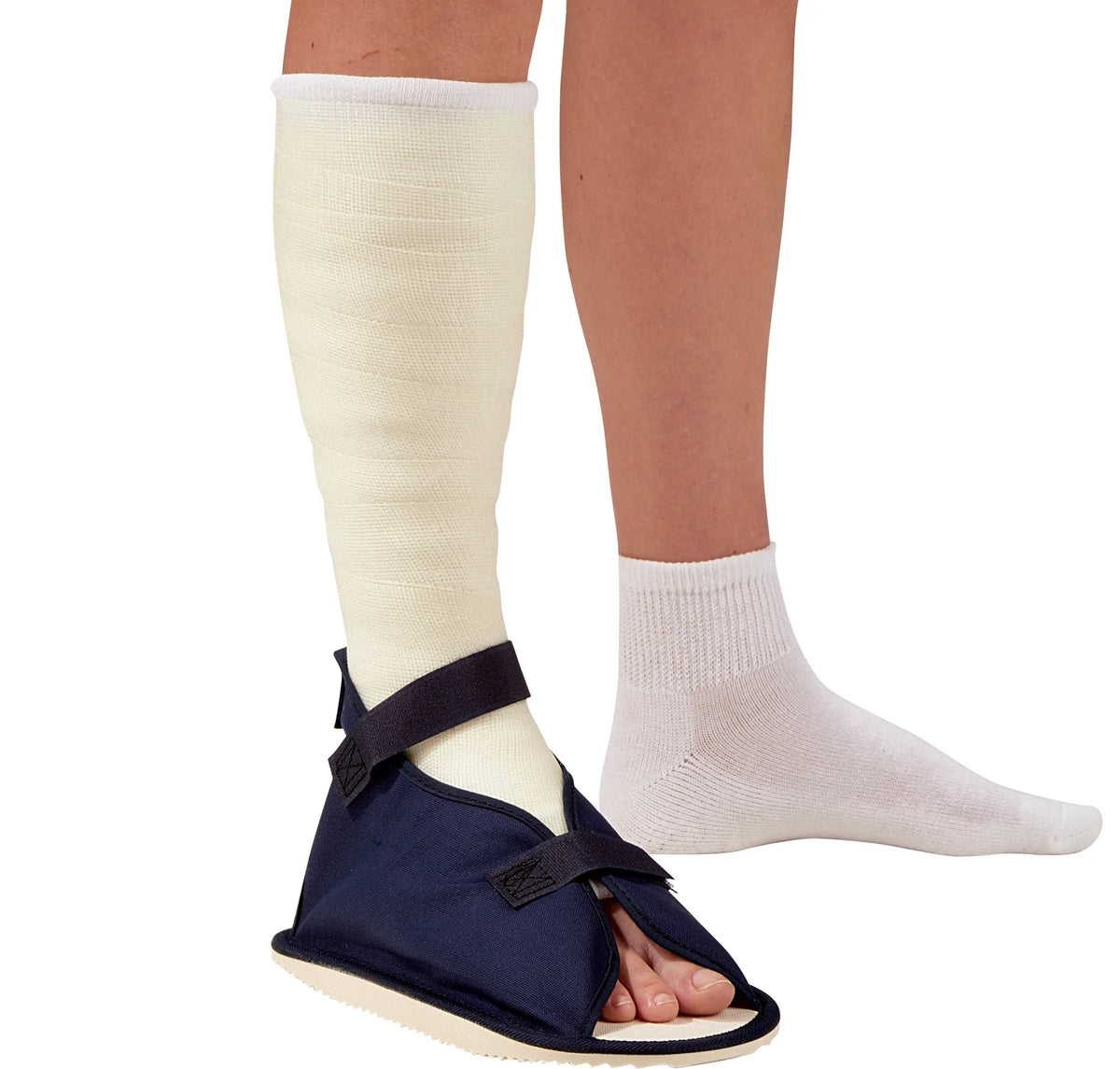 DeRoyal Canvas Cast Shoe