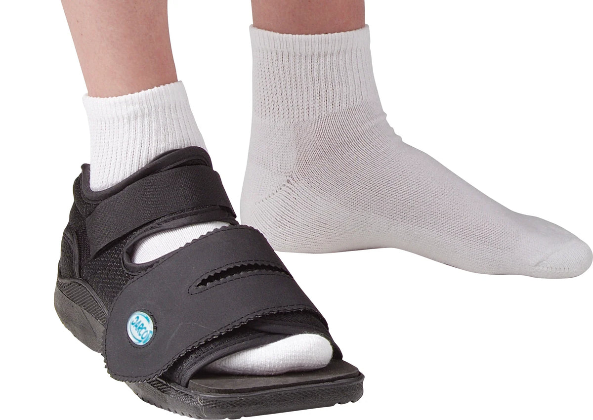 DeRoyal Darco® Med-Surg™ Shoe