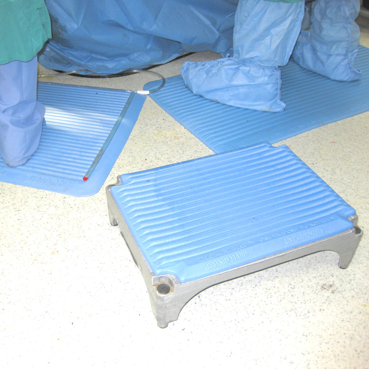 DeRoyal The Surgical Mat™ and The Mini Mat®